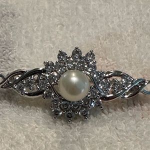 Rhinestone Brooch Size  1.5" X  .5"  No Brand In Very Good Condition